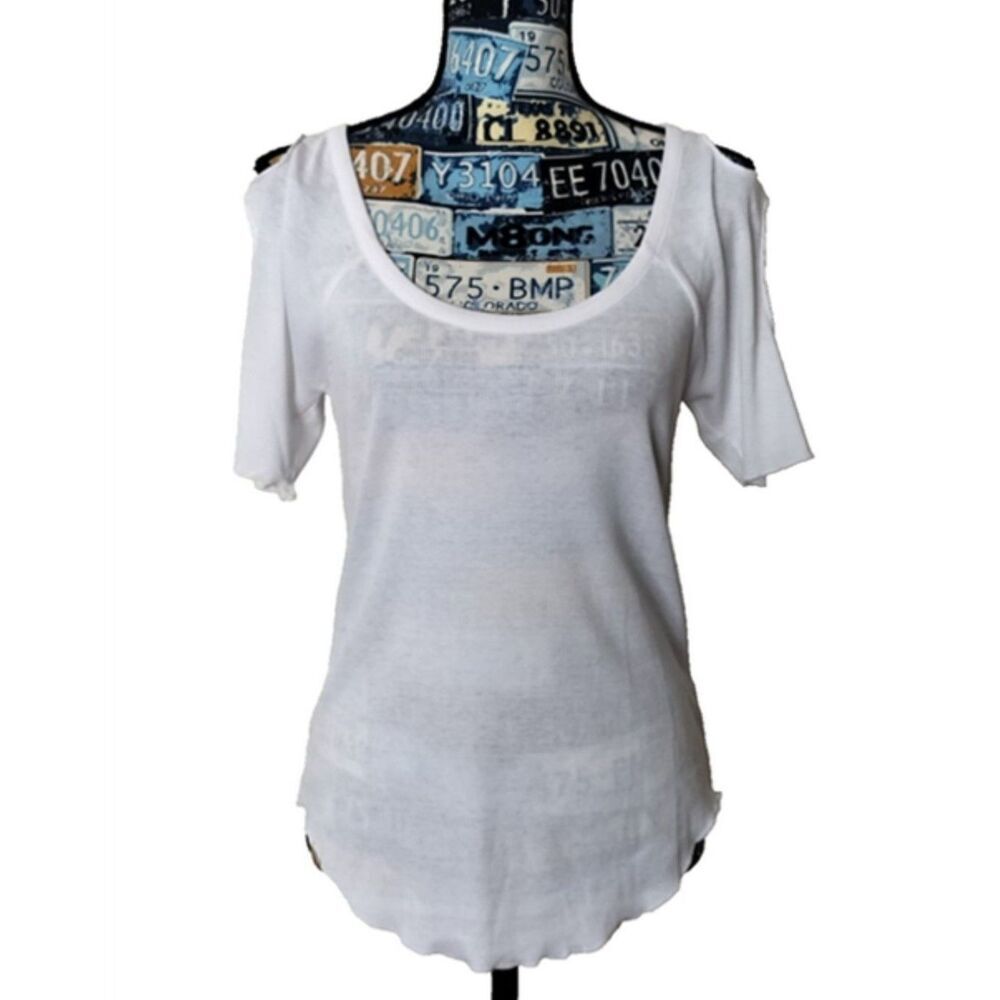 CHASER Cold Shoulder Cut Out Tee Shirt Scoop Neck Top Lettuce Trim White M NWT